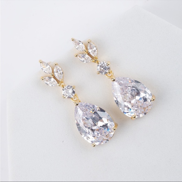 NEW High Quality AAA Cubic Zirconia Gold Earrings - Picture 1 of 2